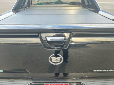 2011 Cadillac Escalade EXT — photo 12 view