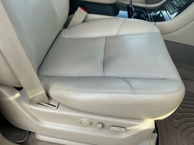 2011 Cadillac Escalade EXT — photo 15 view