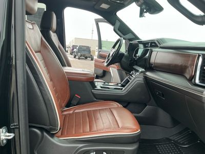 2024 GMC Sierra 3500HD — photo 9 view