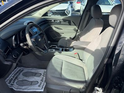 2015 Chevrolet Malibu — photo 12 view