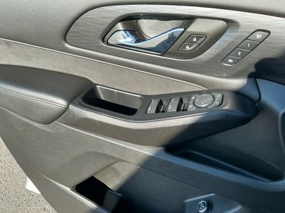 2023 Chevrolet Traverse — photo 12 view