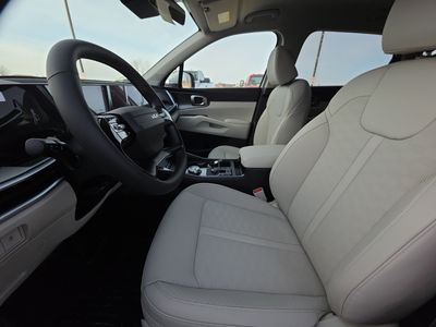 2026 Kia Sorento Hybrid - Photo 14