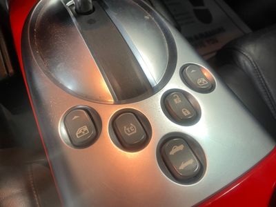 2004 Chevrolet SSR - Photo 11