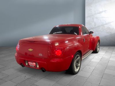 2004 Chevrolet SSR - Photo 4