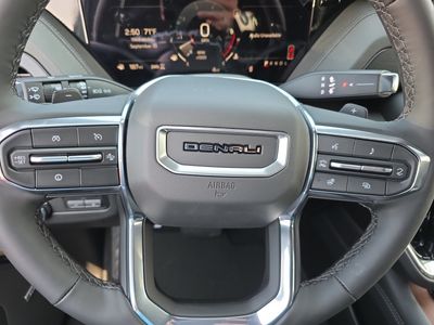 2025 GMC Yukon XL — photo 9 view