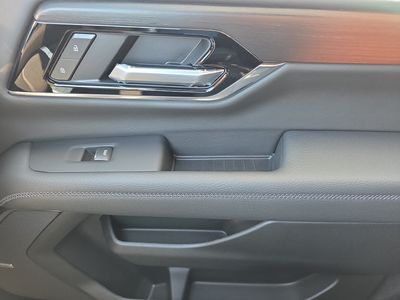 2025 GMC Yukon XL — photo 10 view