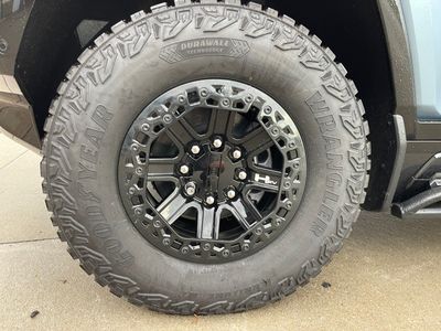 2024 GMC HUMMER EV SUV — photo 9 view