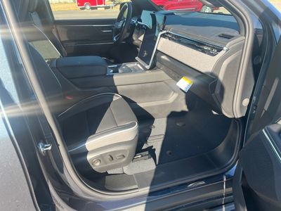 2026 GMC Sierra EV - Photo 8