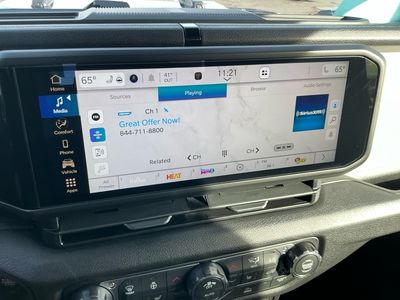 2026 Jeep Gladiator — photo 8 view