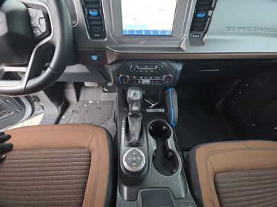 2022 Ford Bronco — photo 11 view