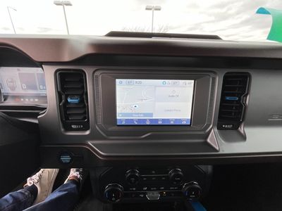 2022 Ford Bronco — photo 12 view
