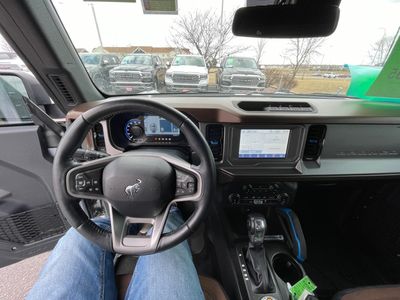 2022 Ford Bronco — photo 13 view