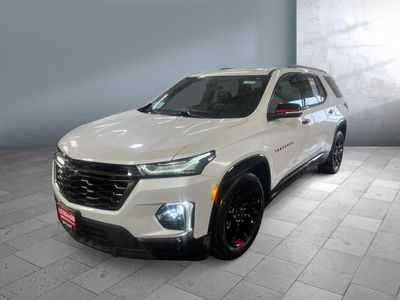 2022 Chevrolet Traverse — front three-quarter view