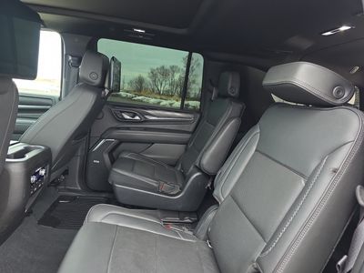 2021 GMC Yukon XL — photo 7 view
