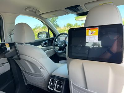 2025 Kia Sorento — photo 14 view
