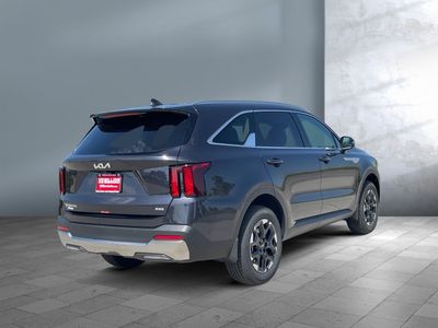 2025 Kia Sorento — detail view