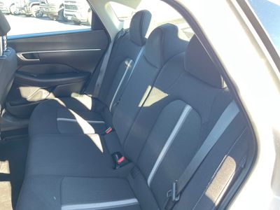 2023 Hyundai Sonata Hybrid — photo 15 view
