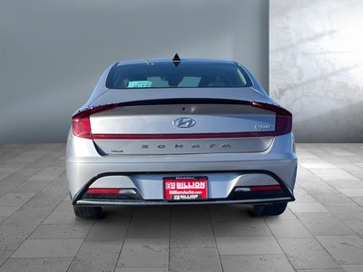 2023 Hyundai Sonata Hybrid — interior view