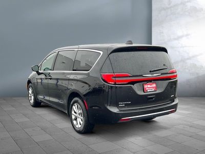 2026 Chrysler Pacifica — front three-quarter view