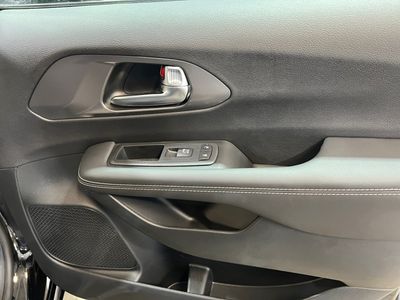2026 Chrysler Pacifica — photo 12 view