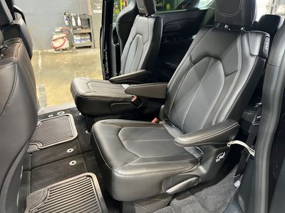 2026 Chrysler Pacifica — photo 15 view