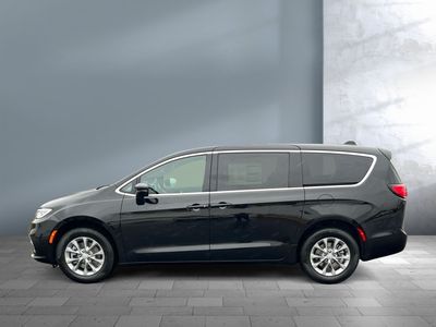 2026 Chrysler Pacifica — detail view