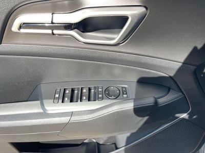 2026 Kia Sportage Hybrid — photo 8 view