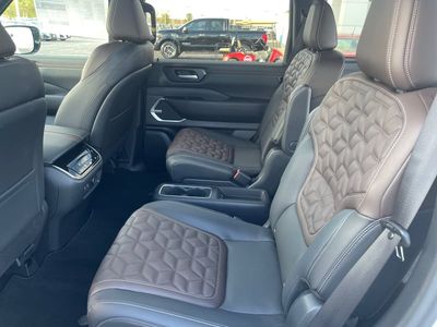 2026 Nissan Armada — photo 10 view