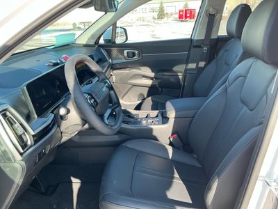 2026 Kia Sorento — photo 8 view