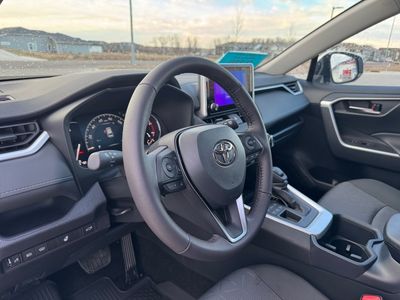 2025 Toyota RAV4 — photo 7 view