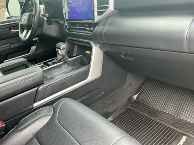 2023 Toyota Tundra 4WD — photo 14 view