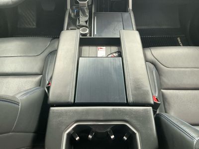 2023 Toyota Tundra 4WD — photo 9 view