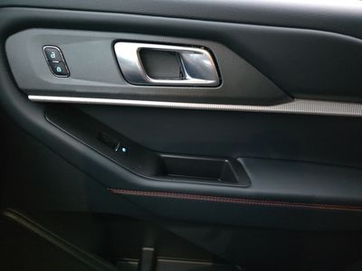 2025 Ford Explorer — photo 15 view