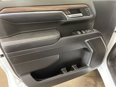 2023 Chevrolet Silverado 1500 — photo 13 view