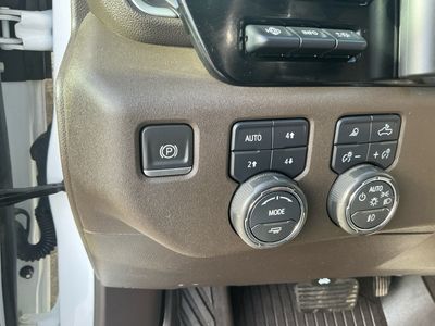 2023 Chevrolet Silverado 1500 — photo 11 view