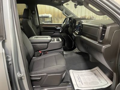2024 Chevrolet Silverado 1500 — photo 12 view
