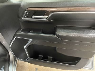 2024 Chevrolet Silverado 1500 — photo 14 view
