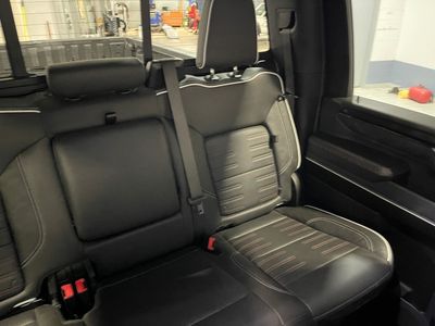 2025 GMC Sierra 2500HD — photo 11 view