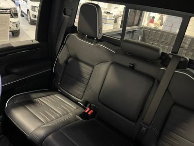2025 GMC Sierra 2500HD — photo 14 view