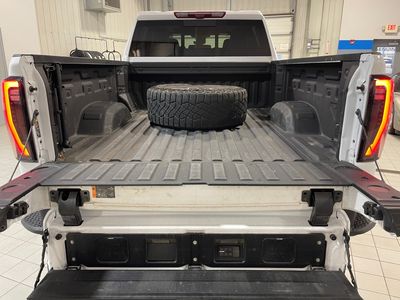 2025 GMC Sierra 2500HD — photo 9 view