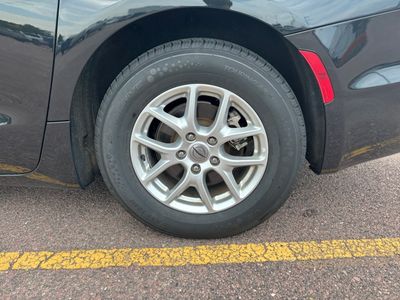 2023 Chrysler Pacifica — photo 8 view