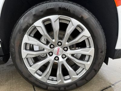 2024 GMC Yukon — photo 14 view