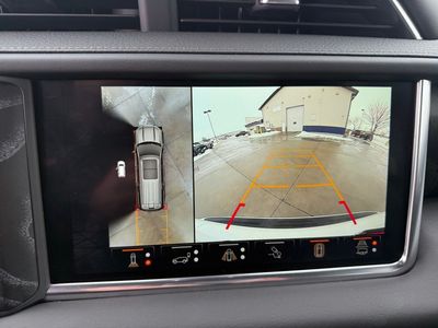 2024 GMC Yukon — photo 8 view