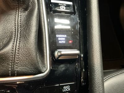 2026 Jeep Compass — photo 14 view