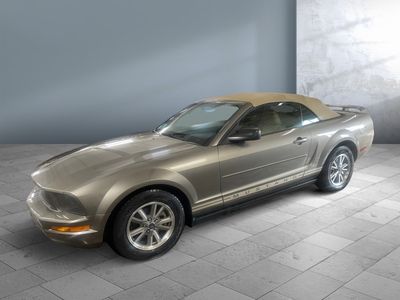 2005 Ford Mustang - Photo 2