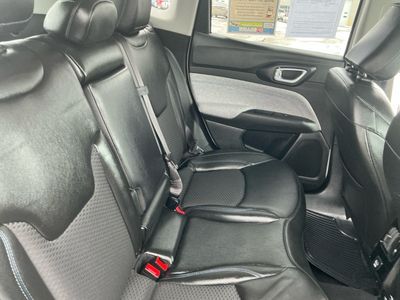 2022 Jeep Compass — photo 12 view