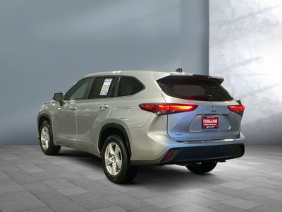 2023 Toyota Highlander - Photo 2
