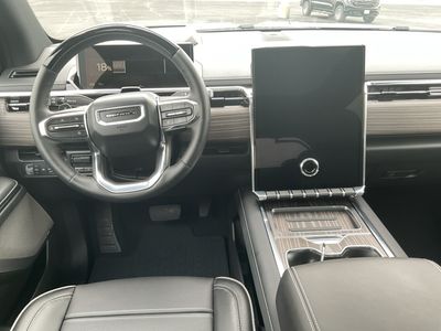 2025 GMC Sierra EV - Photo 14