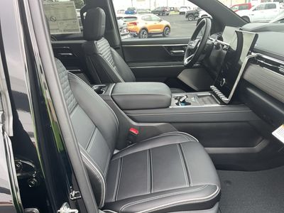 2025 GMC Sierra EV - Photo 10