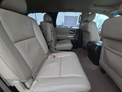 2008 Toyota Sequoia — photo 12 view
